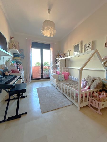 Foto 2e7ebd28-5581-4103-bd62-fa9ce664da6b. Casa adossada amb calefacció aparcament a Guadalobón Estepona