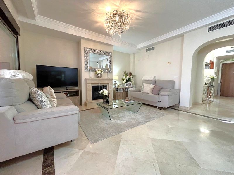 Foto fde36c78-a1fc-44d8-9547-953269750221. Casa adossada amb calefacció aparcament a Guadalobón Estepona