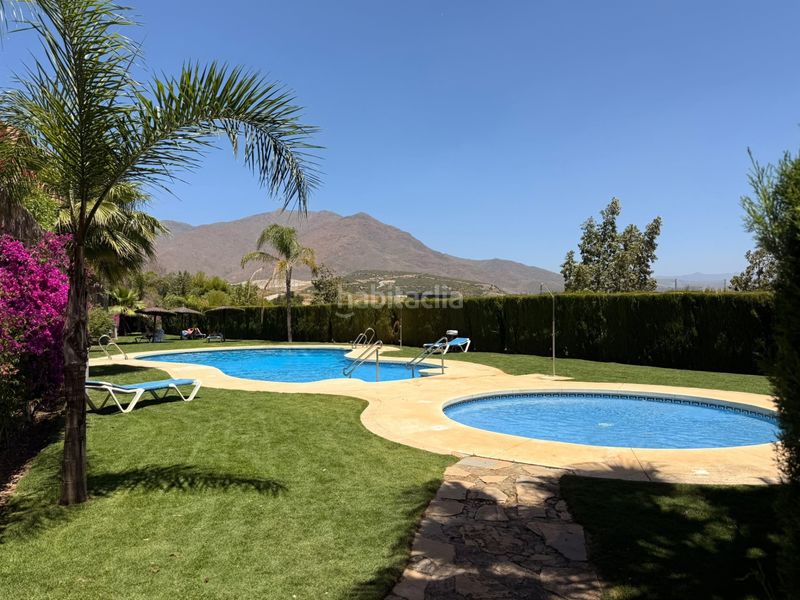 Foto ceecd2db-0342-4199-abd4-005271fcbf56. Casa adossada amb aparcament piscina a Guadalobón Estepona