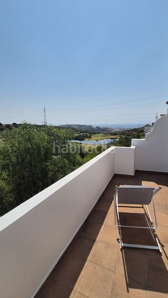 Foto cf2e8733-00d1-4957-bb88-80dca85e051e. Casa adossada amb aparcament piscina a Guadalobón Estepona