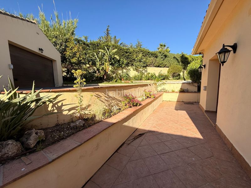 Foto 15282455-4a66-4017-800c-0e4a7d9c8ef8. Casa amb aparcament piscina a Las Lomas Estepona
