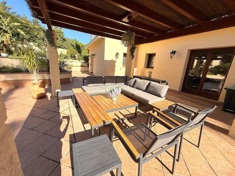 Foto 313f9040-610a-4d4b-bd9f-cd89674c822a. Casa amb aparcament piscina a Las Lomas Estepona