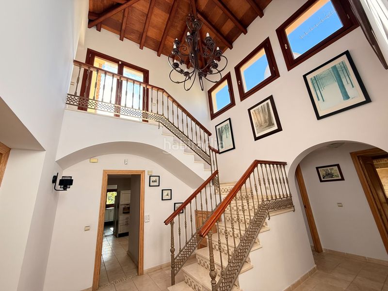 Foto 6582ed38-ad14-4281-a553-7c1995d7032c. Casa amb aparcament piscina a Las Lomas Estepona