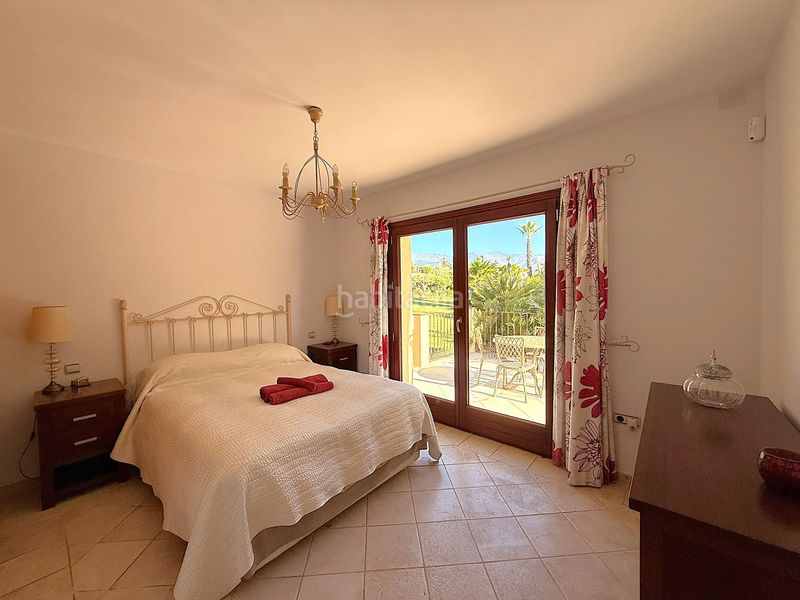 Foto cf4a7665-86fb-476a-b9a2-2bfb387e03a0. Casa amb aparcament piscina a Las Lomas Estepona