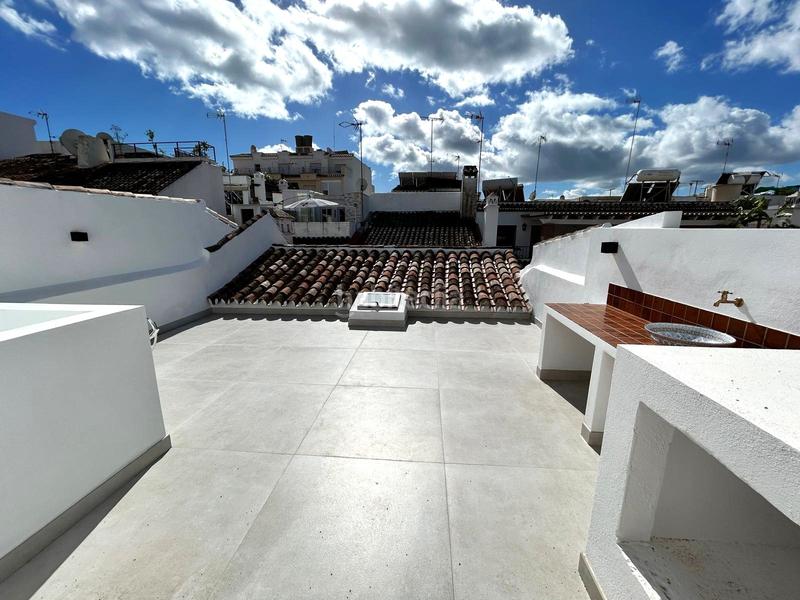 Foto 0c5ca1d4-e6e4-4f04-864a-8b05dd31706c. Casa completamente reformada, casa de pueblo con gran encanto Centro en Estepona