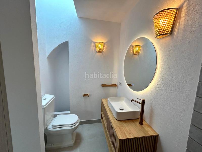 Foto ae856600-1dd4-42d6-878e-e638004bb7f1. Casa completamente reformada, casa de pueblo con gran encanto Centro en Estepona