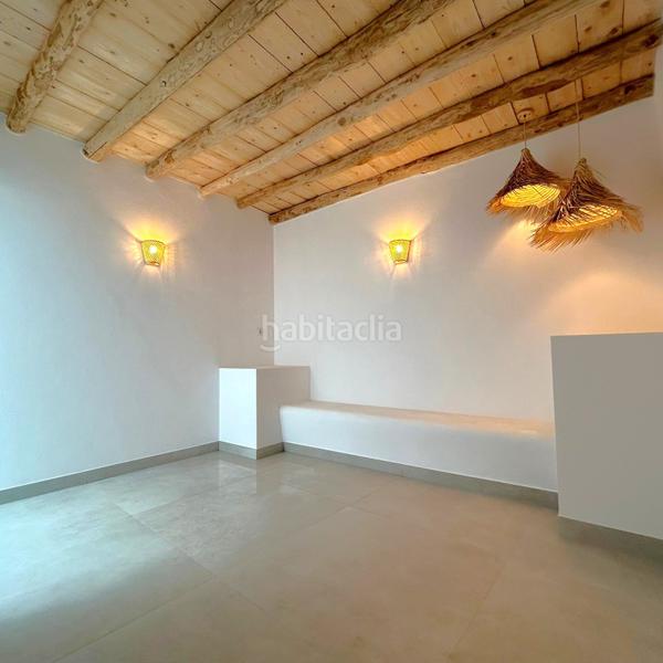 Foto e4b8e79f-1ac2-4913-b63b-cc48aaf14fde. Casa completamente reformada, casa de pueblo con gran encanto Centro en Estepona