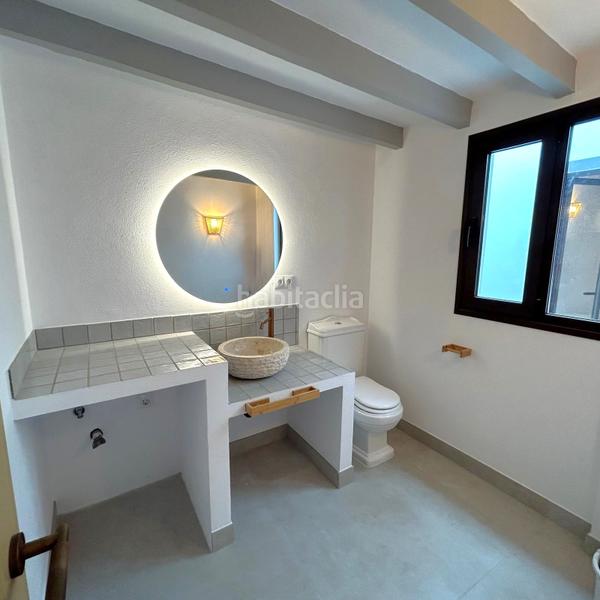Foto e672e376-caf8-48e7-82f8-546fdb53f614. Casa completamente reformada, casa de pueblo con gran encanto Centro en Estepona