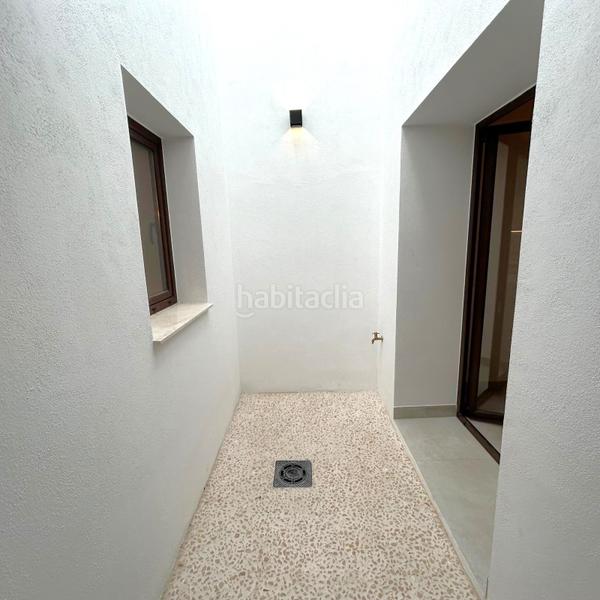 Foto ff95ff51-bc35-4e7d-b3a3-9ad79c24dbc7. Casa completamente reformada, casa de pueblo con gran encanto Centro en Estepona