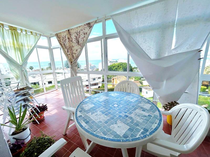 Foto 228d6fa3-e7b7-4e7e-a9d3-41826f465699. Apartament amb aparcament piscina a puerto de Estepona Estepona