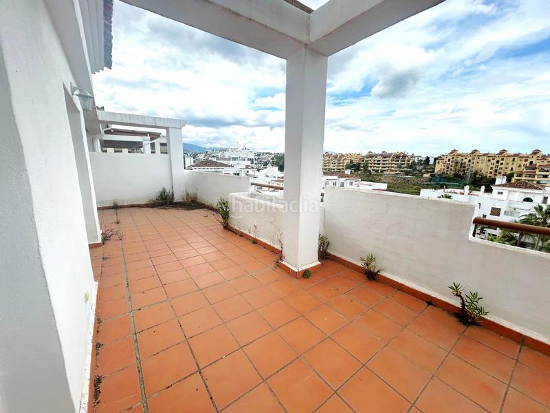 Foto 2bd03c14-16e7-4db0-9cca-bb4abcff344a. Ático estupendo ático dúplex con grandes terrazas soleadas en la zona de selwo, . en Estepona