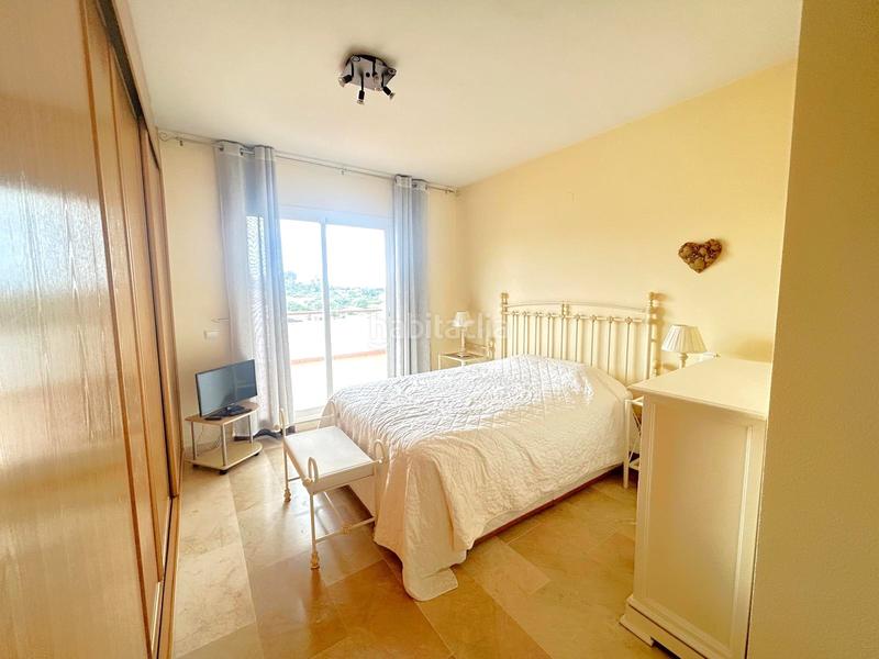 Foto 60c489b3-56c2-4a33-8b42-20acaf70f582. Ático estupendo ático dúplex con grandes terrazas soleadas en la zona de selwo, . en Estepona