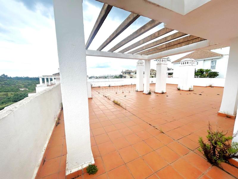 Foto fa1d2fd1-9b3a-4368-b3ab-d5400cc3bad5. Ático estupendo ático dúplex con grandes terrazas soleadas en la zona de selwo, . en Estepona