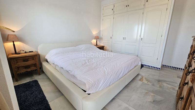 Foto d3d5b0e7-3a54-46eb-b313-dcf0b3b7230e. Apartamento pisazo con terraza enorme y vistas al mar en Estepona