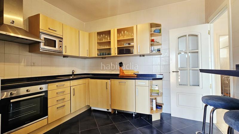 Foto dd229edc-56b9-4eb5-9c2a-de8761cb2f8d. Apartamento pisazo con terraza enorme y vistas al mar en Estepona