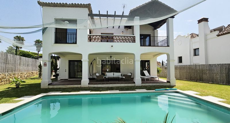 Foto 8fa72a90-8737-435d-9e5d-7d8c32359646. Casa amb calefacció aparcament piscina a Guadalobón Estepona