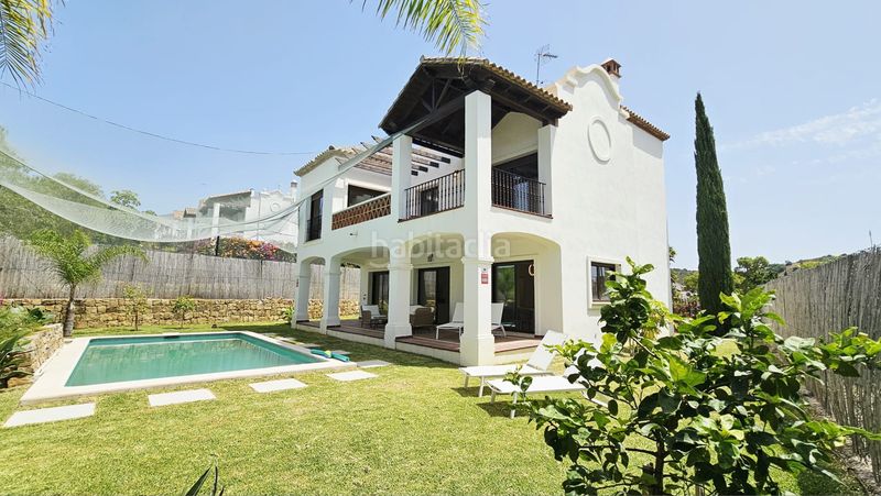 Foto 91145672-59a7-4bec-afa1-4a2369f2f11c. Casa amb calefacció aparcament piscina a Guadalobón Estepona