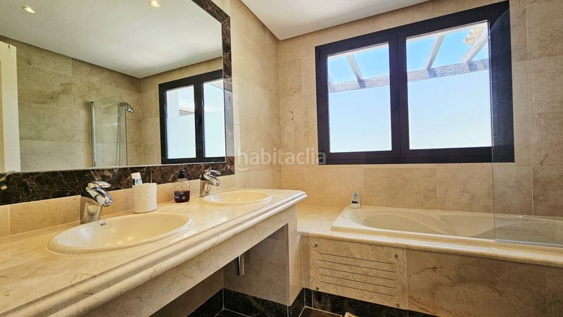 Foto af950fa5-04d1-4bfd-b885-ef99aa08d5fa. Casa amb calefacció aparcament piscina a Guadalobón Estepona
