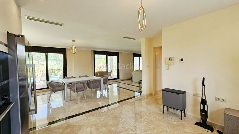 Foto bcacfda7-7205-4a63-8606-0eeada07b5ad. Casa amb calefacció aparcament piscina a Guadalobón Estepona