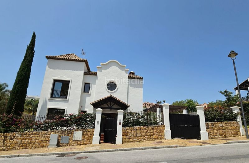 Foto ca0ec204-4355-41e6-b9ad-df94c86196d3. Casa amb calefacció aparcament piscina a Guadalobón Estepona
