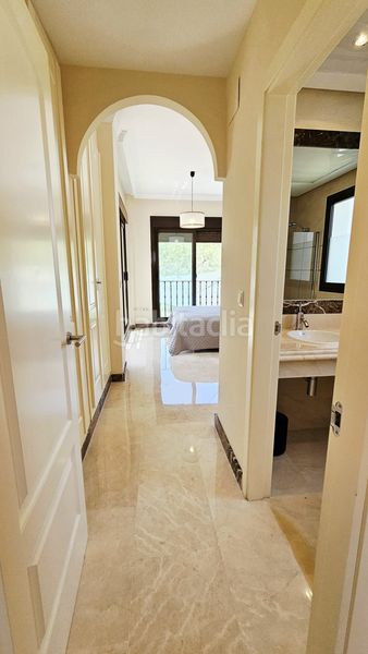 Foto f306ecb3-8590-4316-8d9c-e277462cac83. Casa amb calefacció aparcament piscina a Guadalobón Estepona