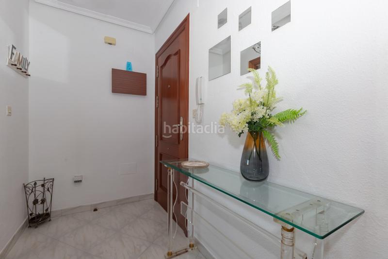 Foto 0e36e5a6-30cc-4cf1-8408-2277f8b16b1d. Apartamento piso a la venta en avda. andalucia, . en Estepona