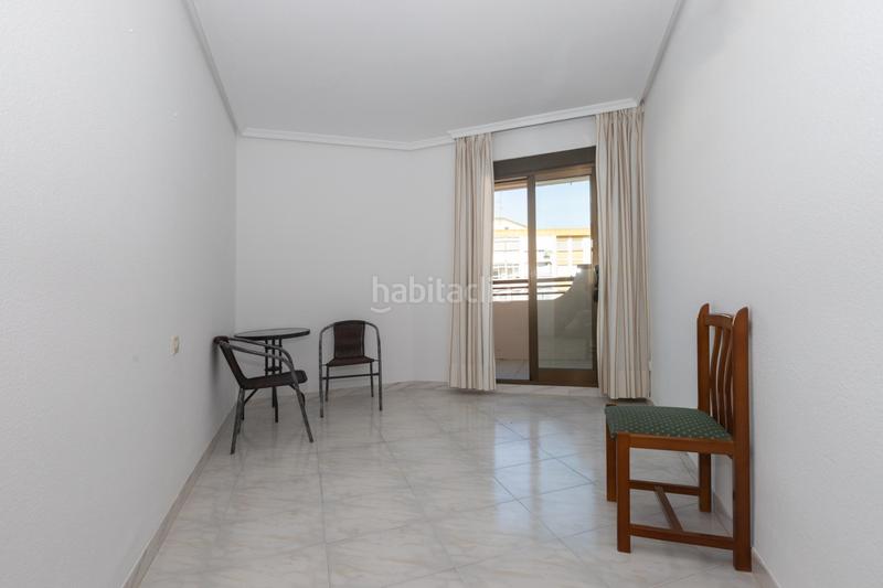 Foto 15f580b1-058c-4835-ae1b-cd64b47e4231. Apartamento piso a la venta en avda. andalucia, . en Estepona