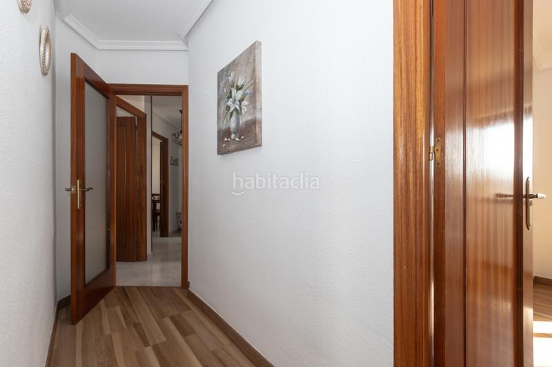 Foto 25e92e99-2faa-4120-b473-f7929a423768. Apartamento piso a la venta en avda. andalucia, . en Estepona