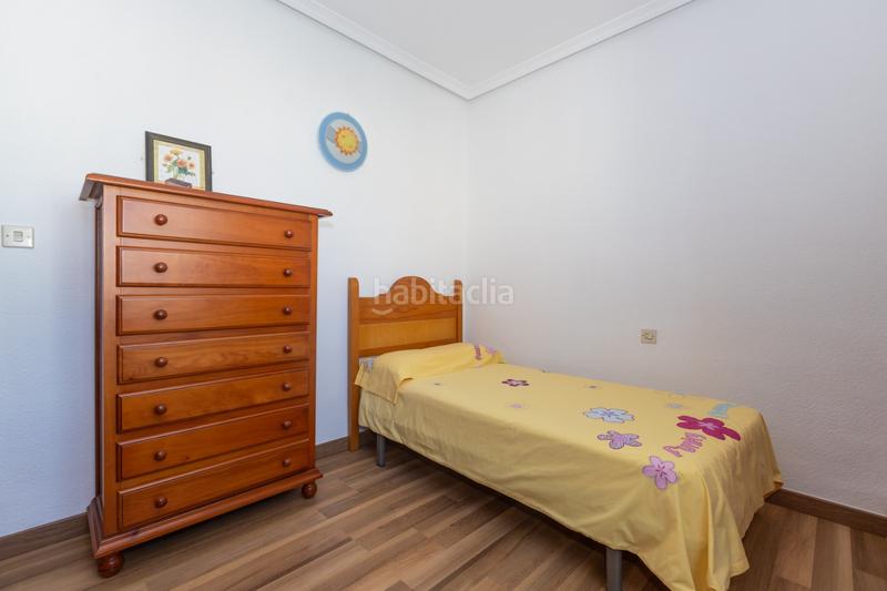 Foto 70aebf29-083b-453b-971e-68ff574d6981. Apartamento piso a la venta en avda. andalucia, . en Estepona