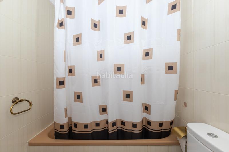 Foto a22d80f1-9d32-4b38-9e4a-5a3151d74477. Apartamento piso a la venta en avda. andalucia, . en Estepona