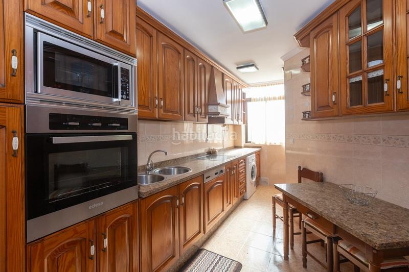 Foto b4f3fe27-3c66-4cba-8769-4f7004deeb3b. Apartamento piso a la venta en avda. andalucia, . en Estepona