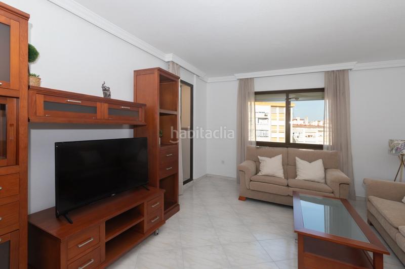 Foto d745dbbf-a842-4b0e-ab76-8dbf5dfc8d91. Apartamento piso a la venta en avda. andalucia, . en Estepona