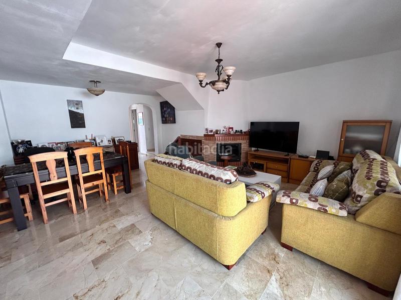 Foto 4271e75f-1484-439f-8c2c-29d0bb17a18c. Casa adosada estupenda adosada pueblo con gran potencial en Estepona