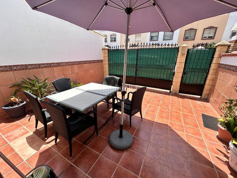 Foto c0864d46-4cf7-47a1-988c-bf6cc17623b2. Casa adosada estupenda adosada pueblo con gran potencial en Estepona