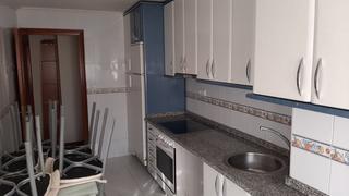Pis a Avenida de santiago 21. Venta de piso en el 21