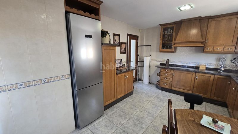 Foto edf2f77a-8abc-44fb-8085-0325bc5b98e9. Xalet amb calefacció aparcament a Petrer