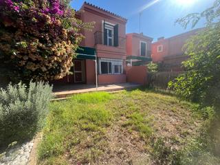 Maison jumelée à Calle océano pacífico 22. Adosado cerca de la playa
