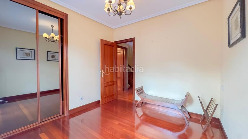 Foto 18c50375-f874-4059-ab2c-221e0d543f48. Casa adossada amb calefacció aparcament a Egia Donostia - San Sebastián