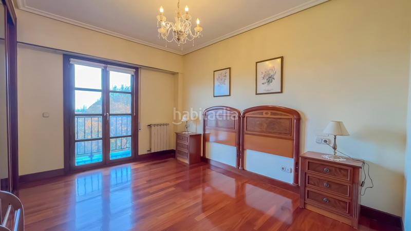 Foto ac89f399-75ec-4e5f-a19a-928d60163d2d. Casa adossada amb calefacció aparcament a Egia Donostia - San Sebastián