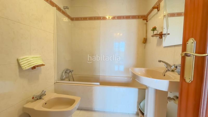 Foto f71fb8cf-4210-4bd7-bf7e-fe2f72147074. Casa adossada amb calefacció aparcament a Egia Donostia - San Sebastián