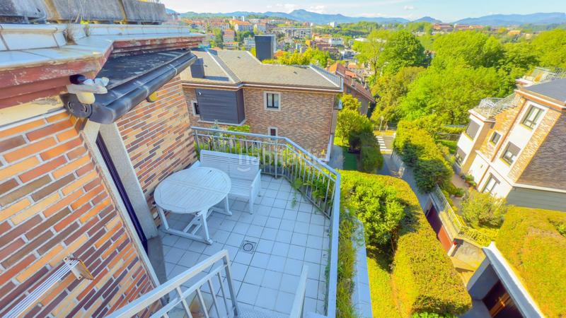 Foto a9d67657-6346-4e1f-9c66-0dfe9d6c9ddb. Ático en venta exclusivo dúplex invertido en toki eder, donostia san sebastián en Donostia - San Sebastián