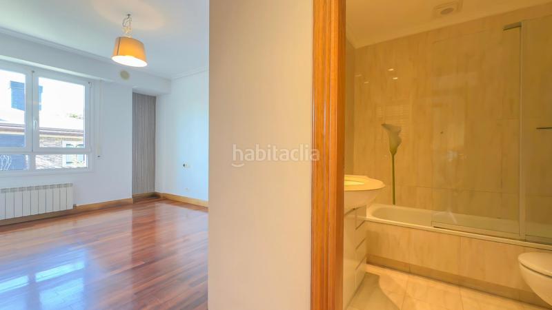 Foto e22e0cca-4d4c-493c-9ad1-dfbf66bb3194. Ático en venta exclusivo dúplex invertido en toki eder, donostia san sebastián en Donostia - San Sebastián