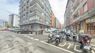 Local Comercial  Calle oiartzun. Local con posibilidad cambio a vivienda