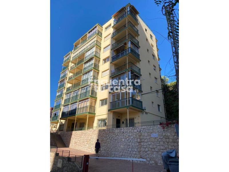 Foto 59b9e859-c29a-4797-adc8-725c6479f56f. Pis amb calefacció aparcament piscina a Playa Poniente Benidorm
