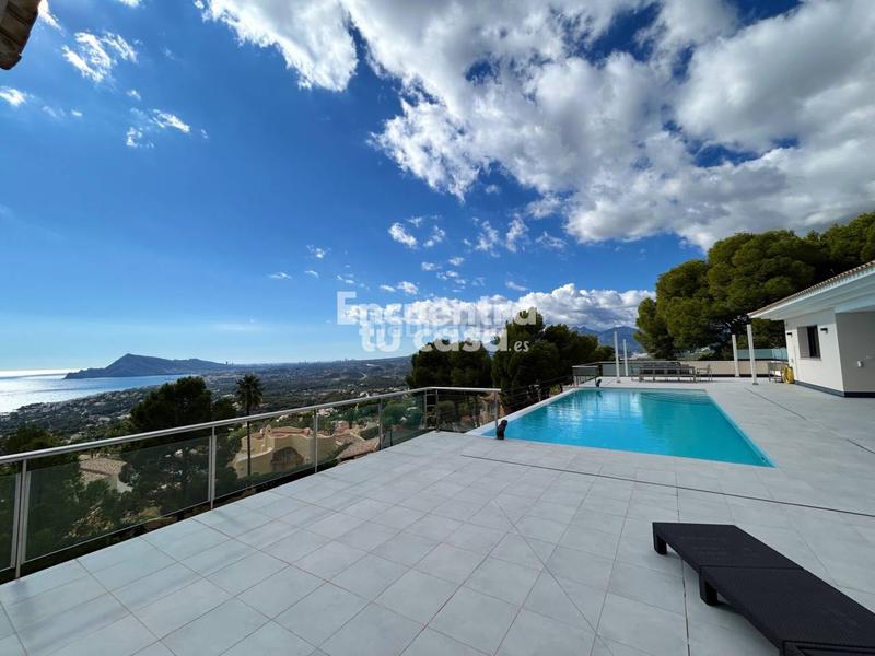 Foto 23b8c89b-1eb3-4ddd-9361-06651f2db709. Maison avec chauffage parking piscine dans Altea la vella Altea