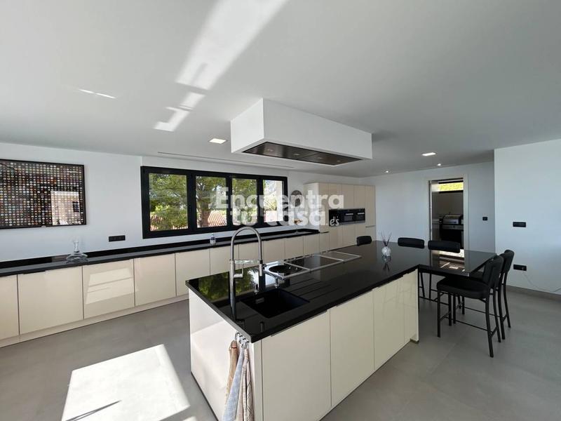 Foto 80925ba6-4e21-41d2-9966-fcc914f79a03. Maison avec chauffage parking piscine dans Altea la vella Altea