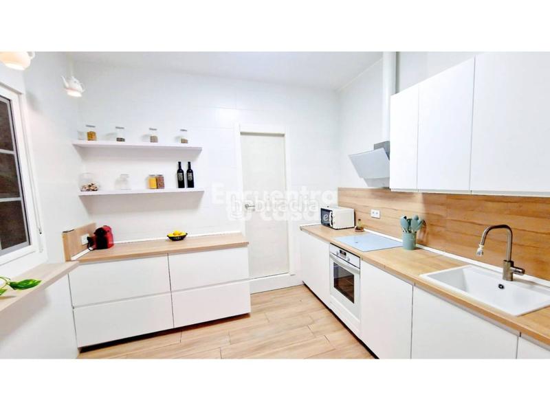 Foto efb01f1c-14c0-43d8-85bd-2c598cd808e0. Reihenhaus mit heizung parking in Benalúa Alicante