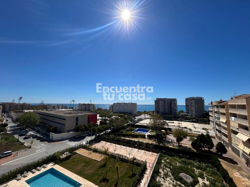 Foto 3e4bc6cc-b321-4700-90bf-3fe295dea33c. Ático  dúplex con solárium, vistas al mar y piscina en villajoyosa. en Vila Joiosa (la)