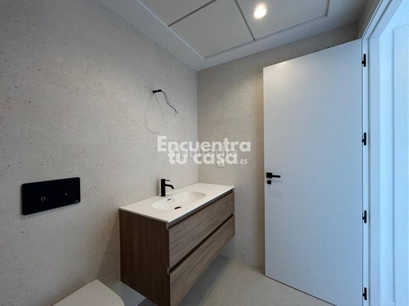 Foto 4aee32a2-63a3-45d6-82be-0bc73907e201. Ático  dúplex con solárium, vistas al mar y piscina en villajoyosa. en Vila Joiosa (la)