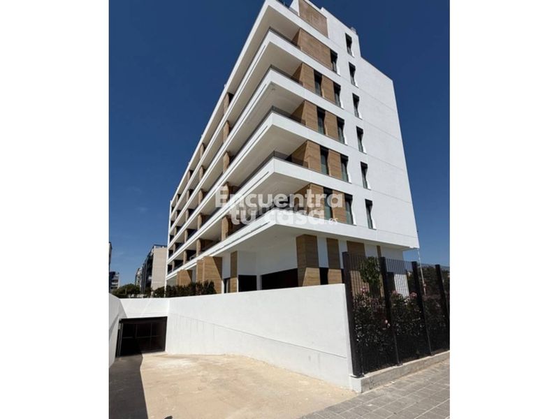 Foto 8095143f-e478-43fb-babf-9bc9d95c3a0e. Ático  dúplex con solárium, vistas al mar y piscina en villajoyosa. en Vila Joiosa (la)